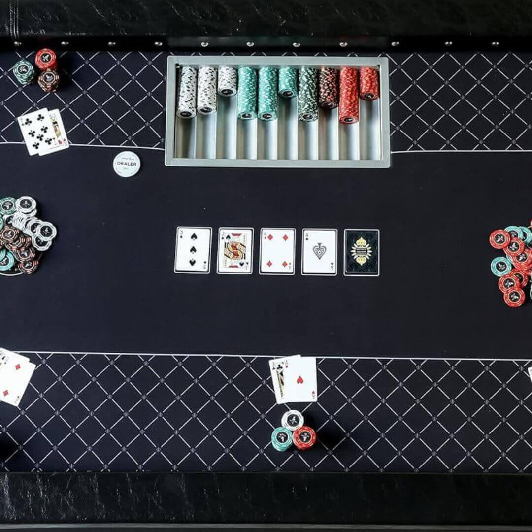 Une table de poker